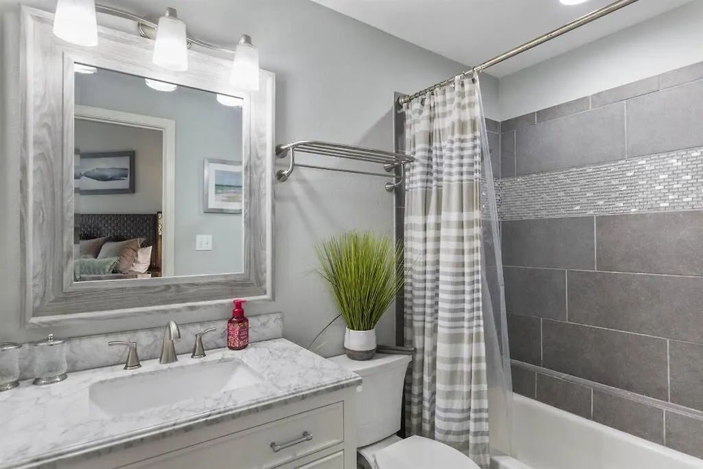 Apartment 4 Bedroom - 3 Ba Townhouse Walkable To Pool Destin United States