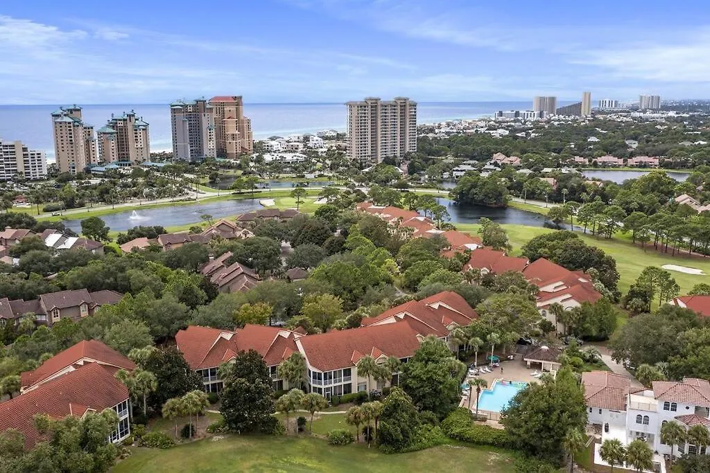 Apartment 4 Bedroom - 3 Ba Townhouse Walkable To Pool Destin