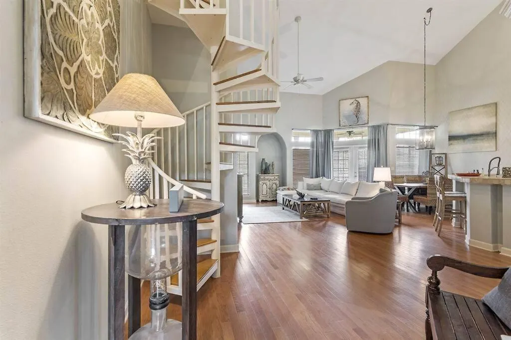 Apartment 4 Bedroom - 3 Ba Townhouse Walkable To Pool Destin