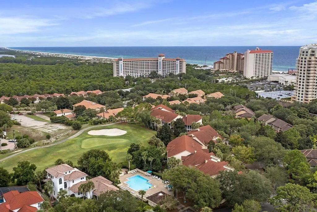4 Bedroom - 3 Ba Townhouse Walkable To Pool Destin Apartment