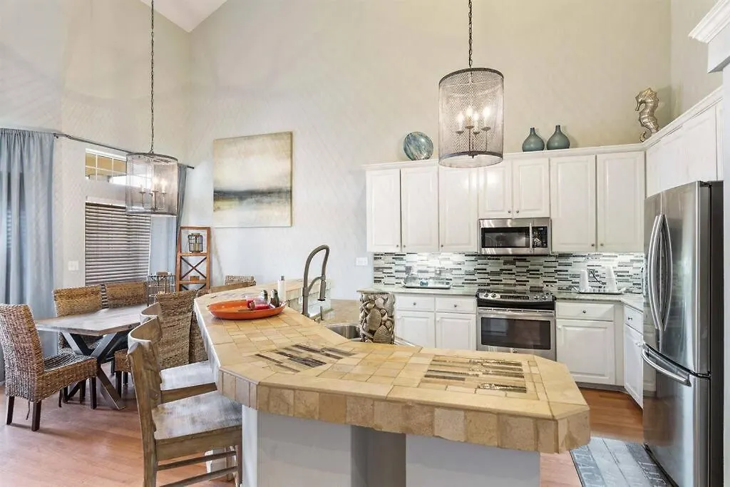 Apartment 4 Bedroom - 3 Ba Townhouse Walkable To Pool Destin United States